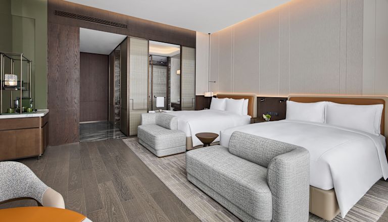 Yumuşak Koltuklu İki Yataklı Deluxe Misafir Odası