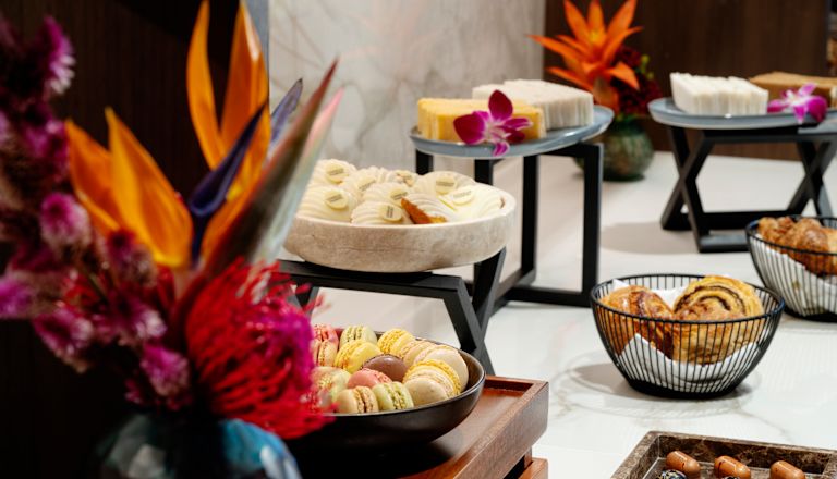 Süßigkeiten und Snacks bei Teepause in der Executive Lounge