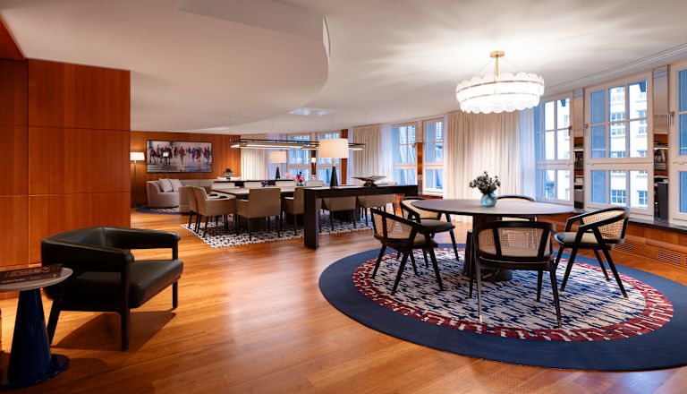 Meetingbereich der Levante Suite