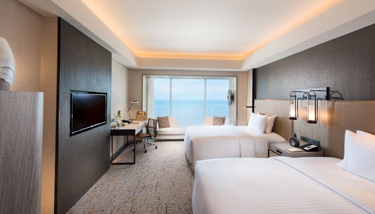 Deluxe Twin Bay View Guest Room