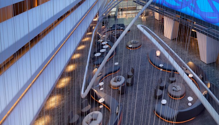 Utsikt över Atrium och Loopy Doopy Artwork