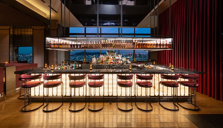 مطعم وبار 37 Grill and Bar