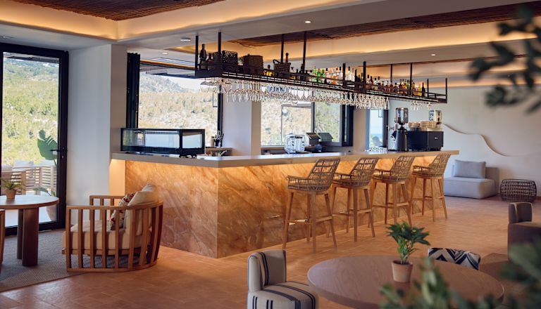 Atrio Cocktail & Raw Bar