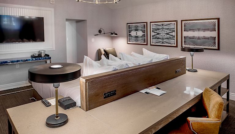 Utsikt över hotellrum med HDTV