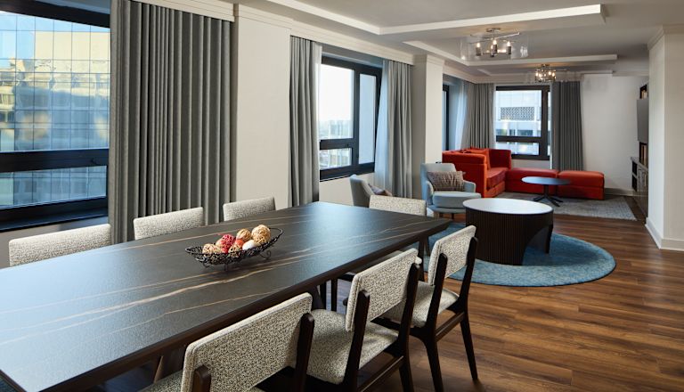 Comedor y sala de estar de la suite Presidential