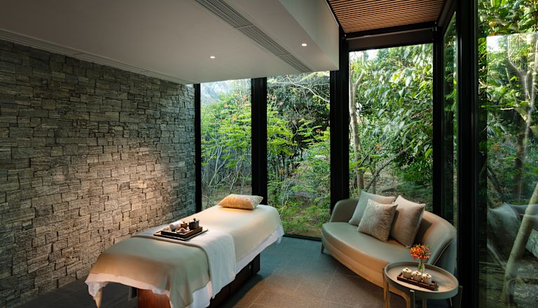 Single person spa treatment room