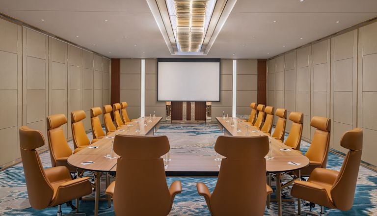  Meeting Room Setup U Style