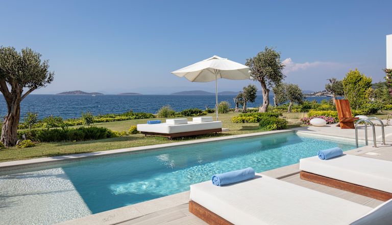 King premium suite zwembad en terras