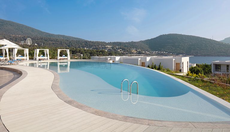 Infinity pool