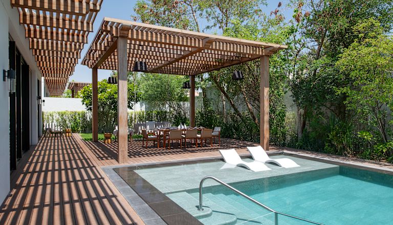 Piscina privata e gazebo in una villa