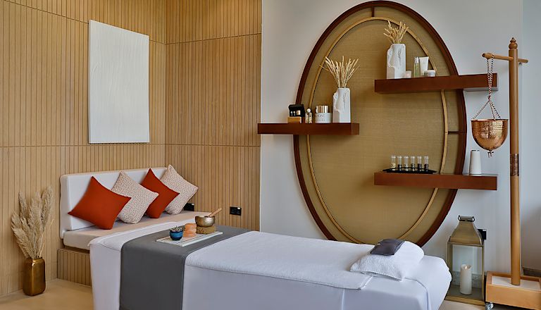 Spa'da Masaj Masası