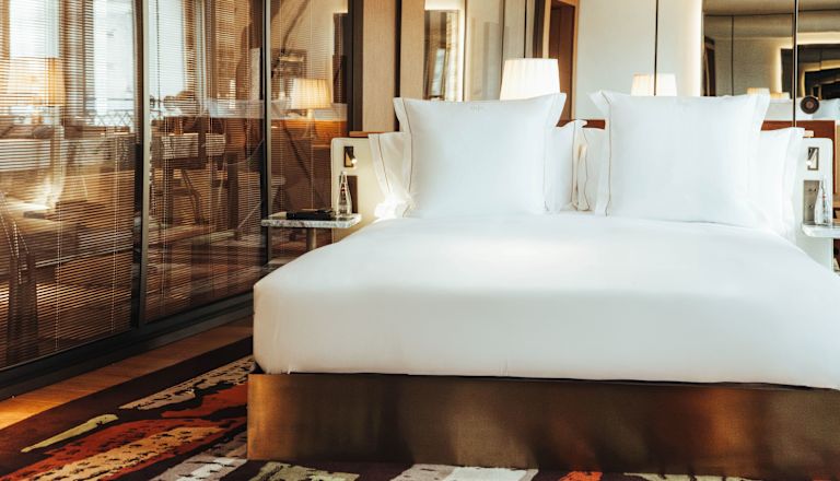 King size bed