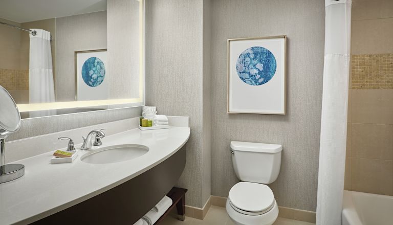 Baño estándar con bañera