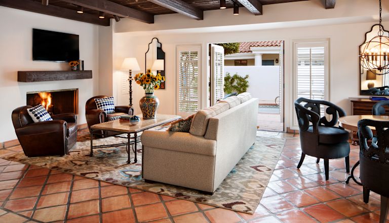 El Presidente Suite Living Room