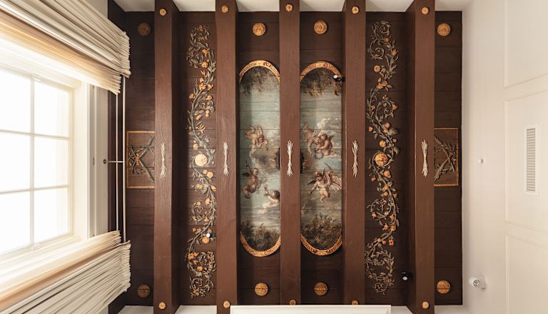 Suite Backer - Dettaglio decorativo della parete