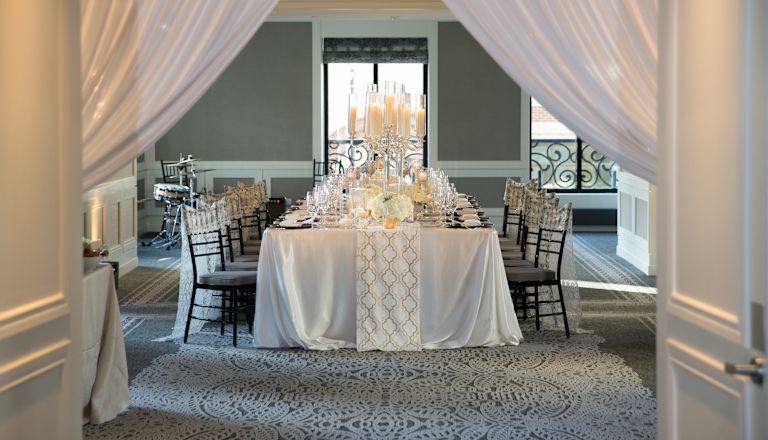 Configuração do Alcott Salon para comemorar um casamento