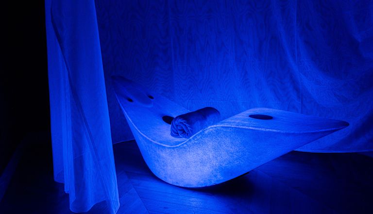 phòng trị liệu ánh sáng xanh dương spa