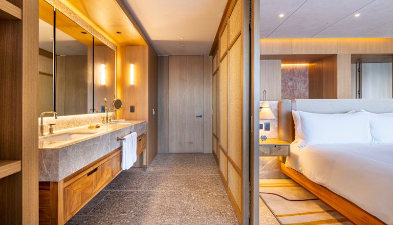 Suite de un dormitorio con cama King