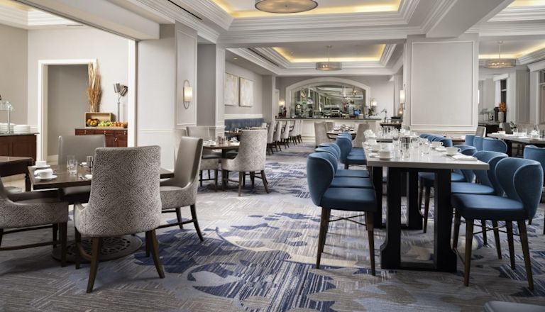 Disposición de la mesa del restaurante