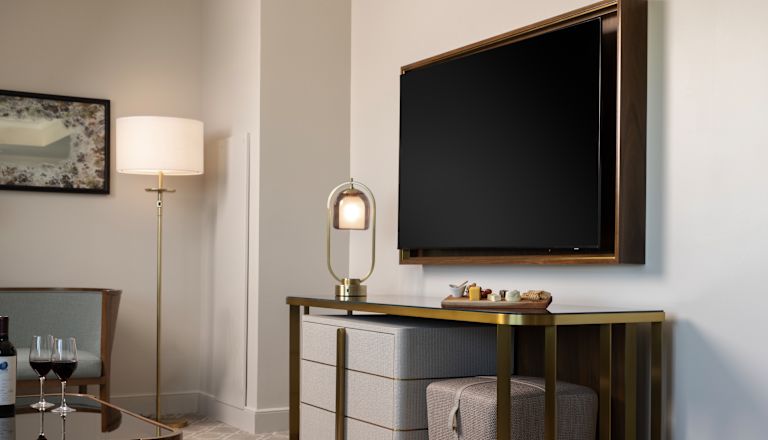 área de lounge de la suite, televisor