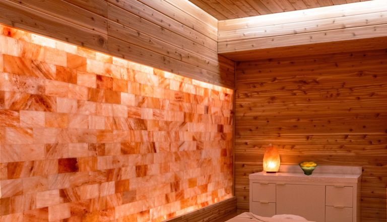 spa, sala de tratamiento con salino del Himalaya