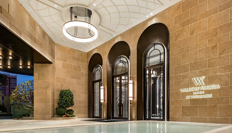 Waldorf Astoria Hotel Entrance