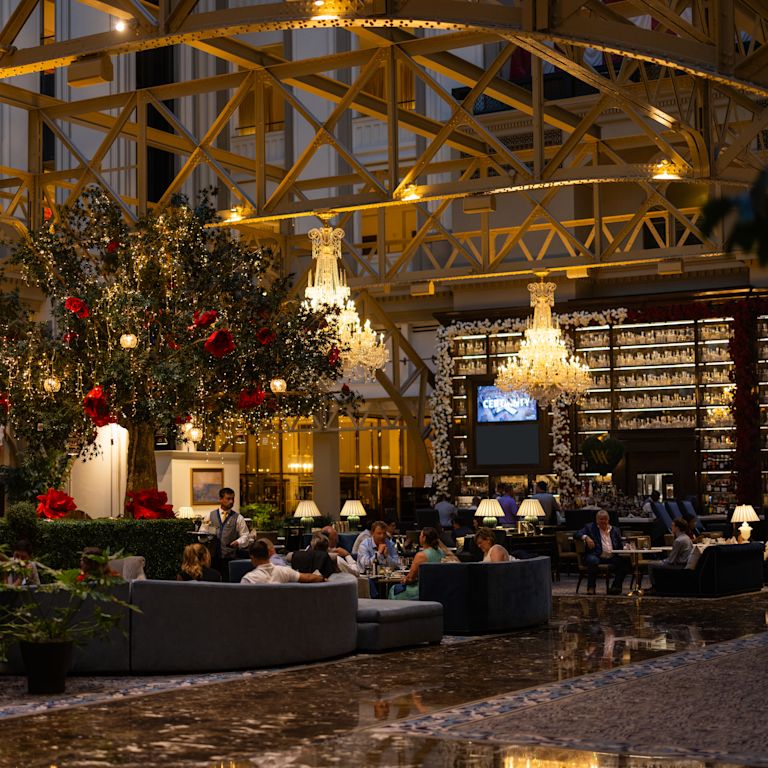 Peacock Alley restaurant, bar and lounge area