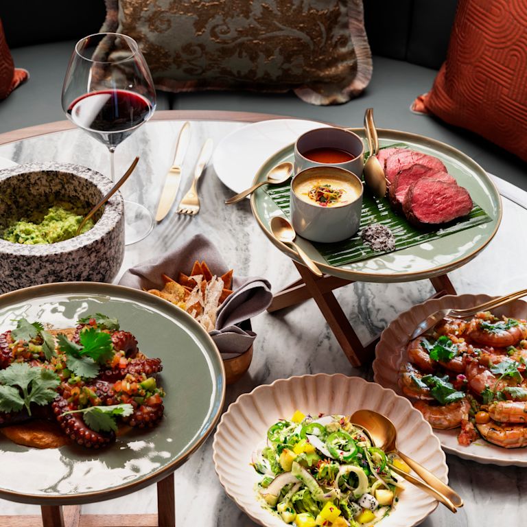 ร้านอาหาร GRETA OTO Hamburg โต๊ะรับประทานอาหาร เมนูซิกเนเจอร์