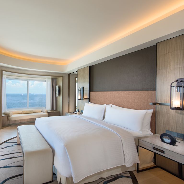 King Bedroom With View