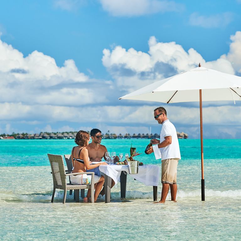 Island Couple getting food