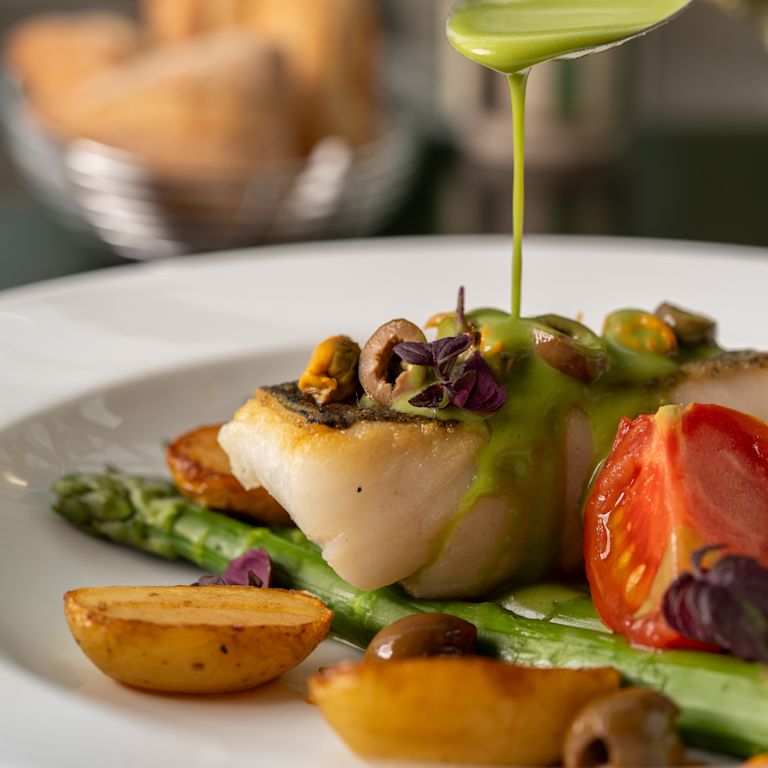 La Véranda, salsa verde versata a cena