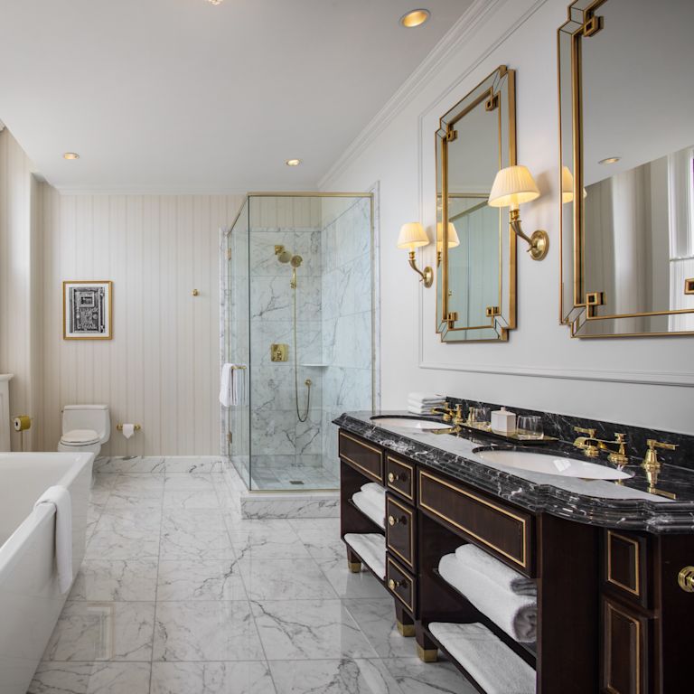 Nancy Hanks Suite, Bathroom