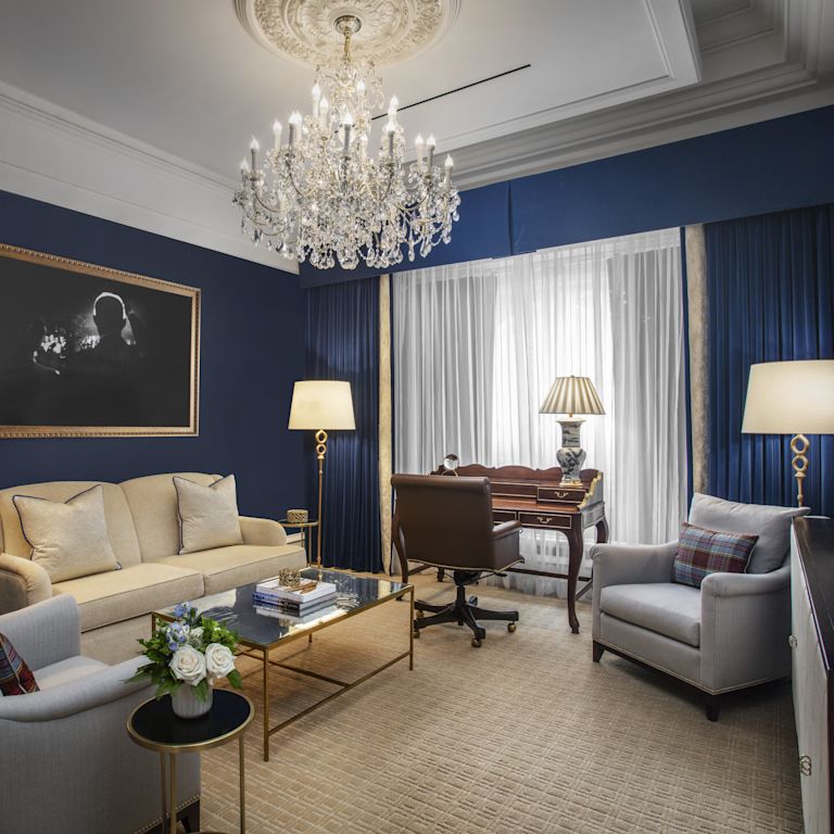 Townhouse Suite Office