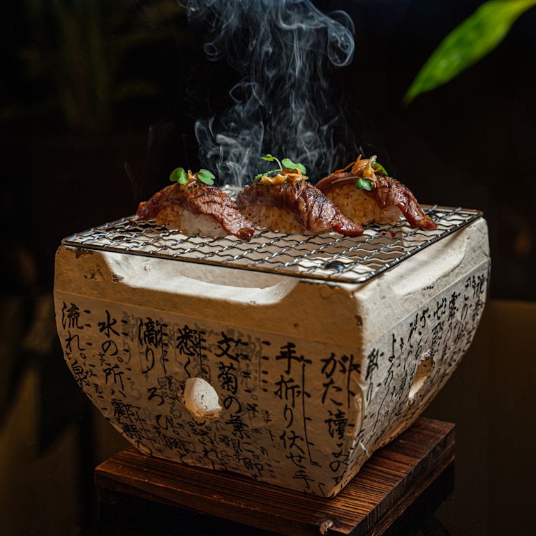 Món thịt tươi nấu chín tại Chợ Tribeca