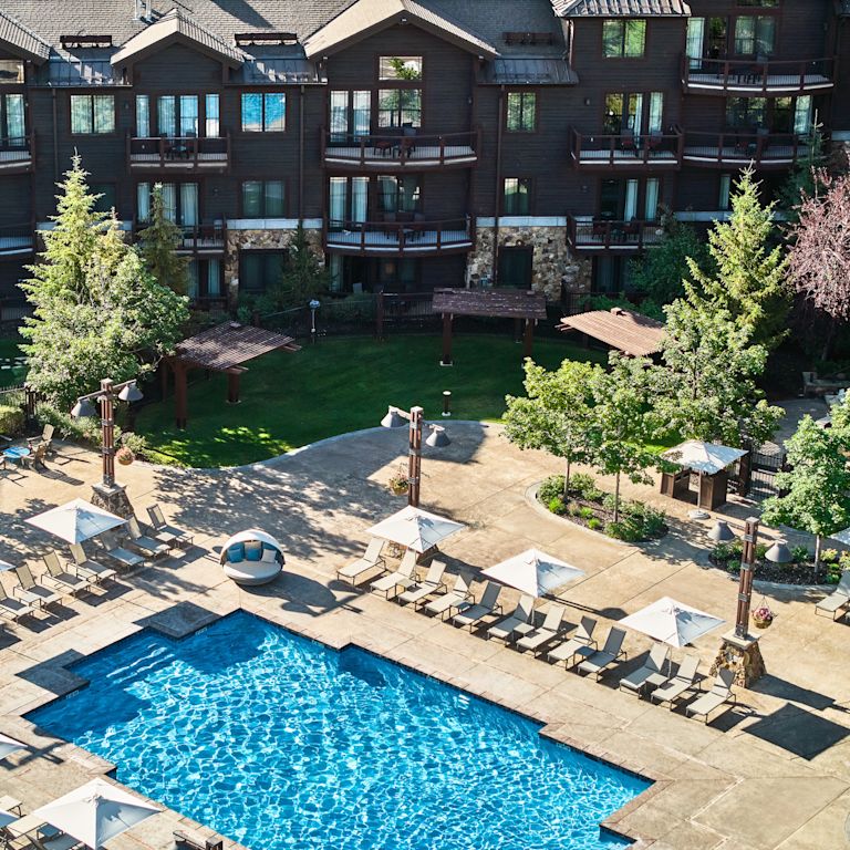 Waldorf Astoria Park City Hotel Pool Area