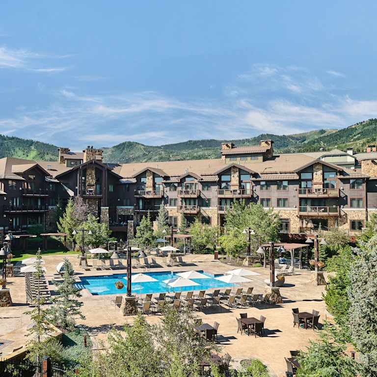 Waldorf Astoria Park City Hotel Exterior and Outdoor Pool Area