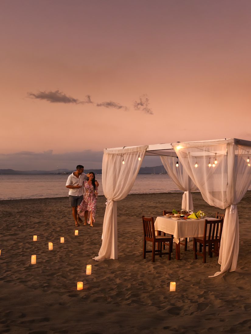 Private Cabana Dining-transition