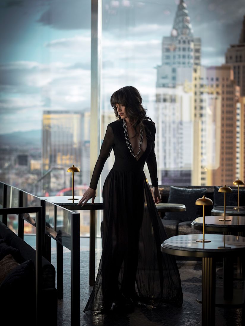 Hard Shake bar, guest standing in the lounge area