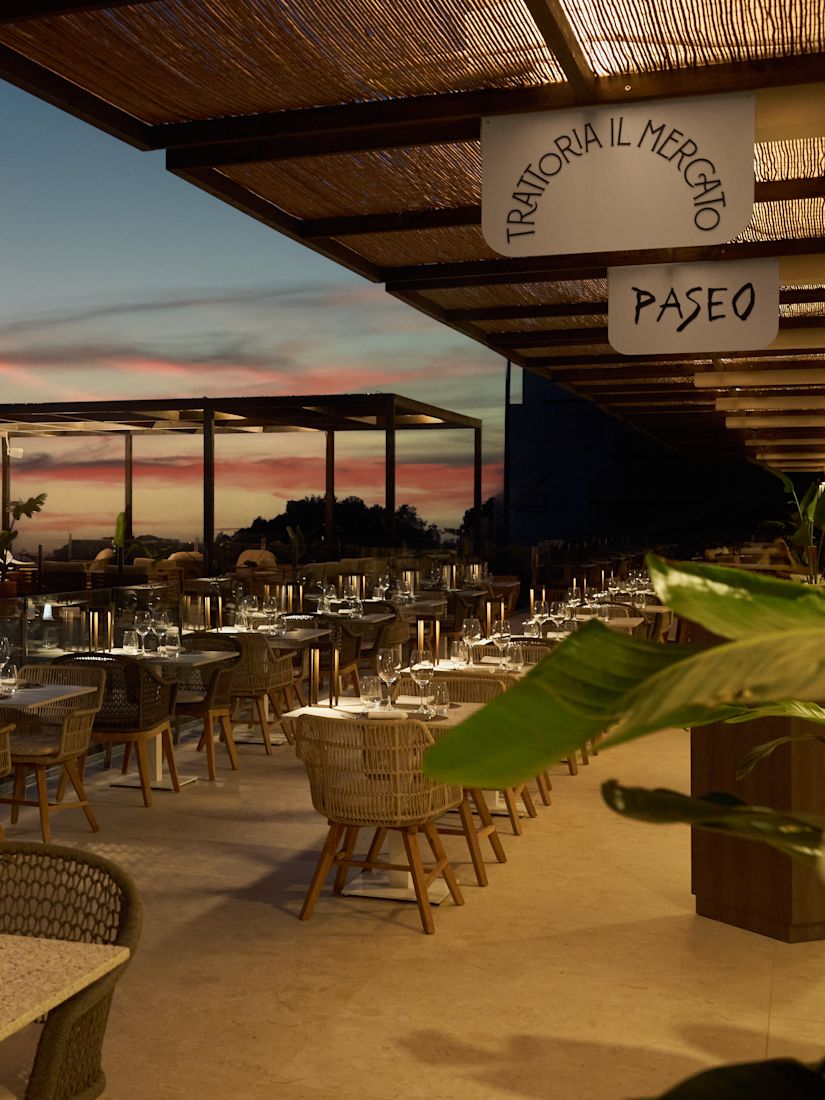 Restaurant Trattoria – Speisen im Freien