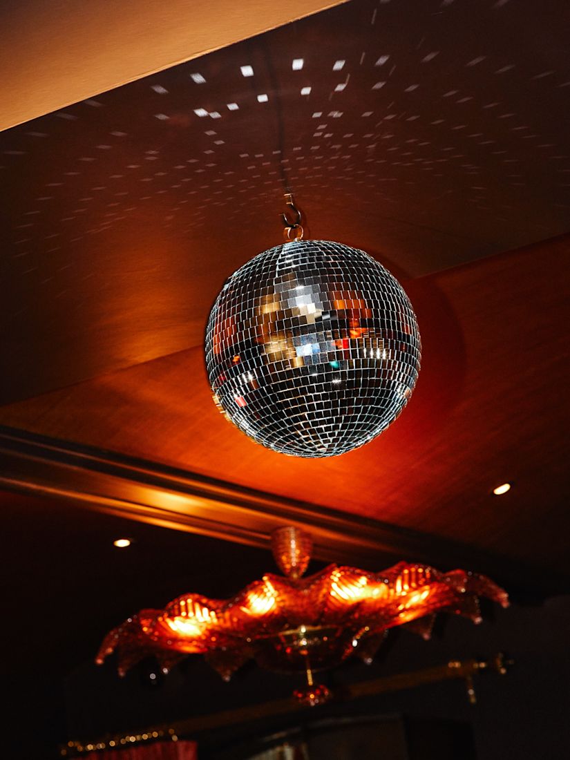 disco ball, red lamp-next-transition