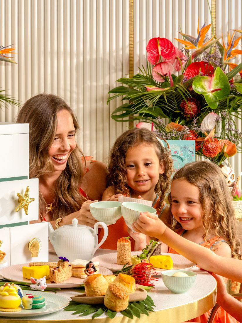 Family Disney AT-transition