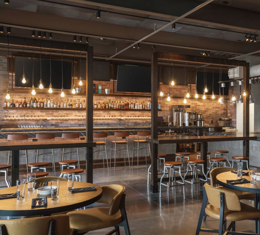 Spacious on-site brewery and restaurant with ample seating and comfortable atmosphere