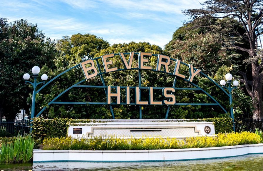 Beverly Hills assina transição para um dia brilhante