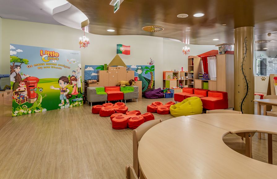 Little palace, children's play area-transition