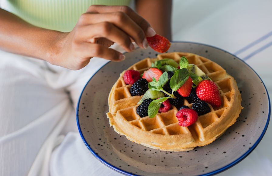 wafel dan beri pada transisi piring