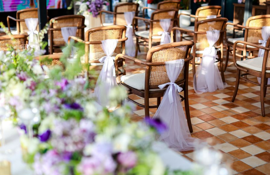 Decoraciones de asientos para bodas-transición