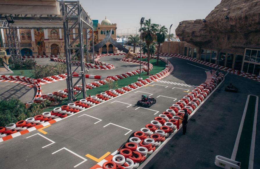 Go-kart track with one racer-transition