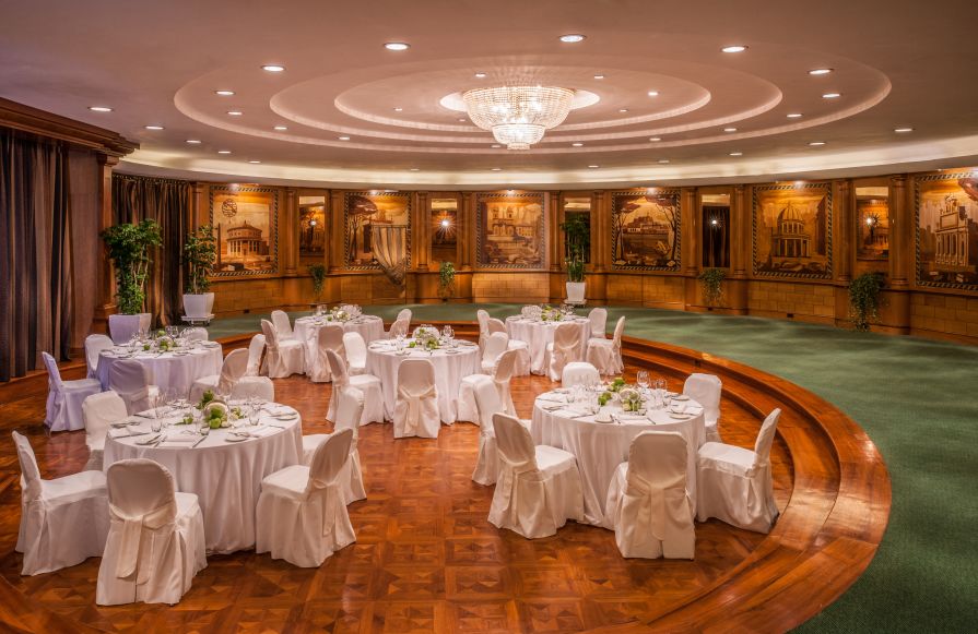 Meeting room in banquet style