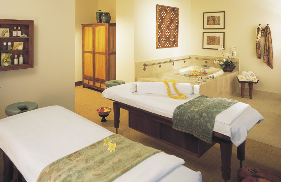 Couple Suite at Mandara Spa with Massage Tables and Hot Tub