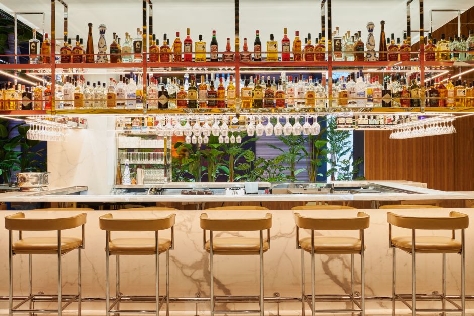 bar